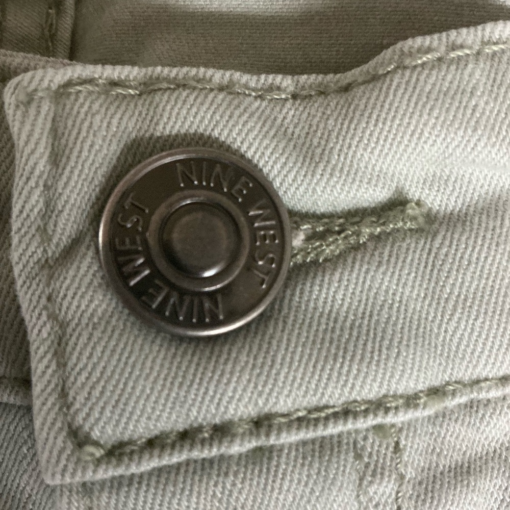 Nine West Women's Soft Gray‎ Straight Leg Jeans - Picture 6 of 15
